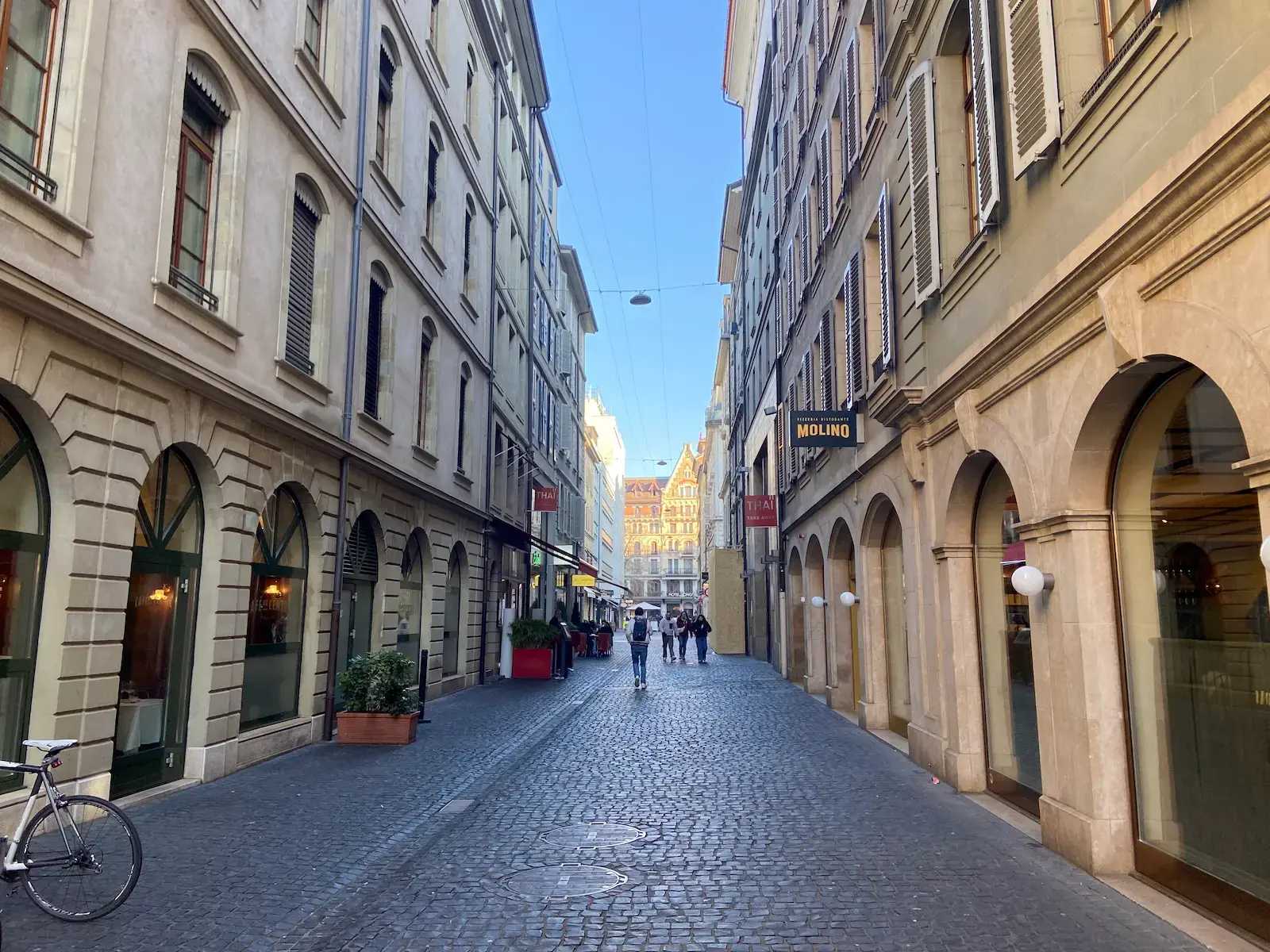 Private Geneva Tour A Walk Through The Historic Place Du Molard District