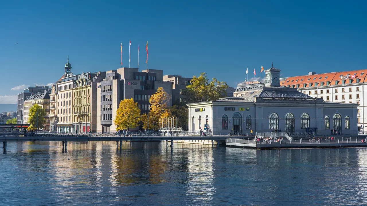 Walking Tour In Geneva The Pont De La Machine Bridge